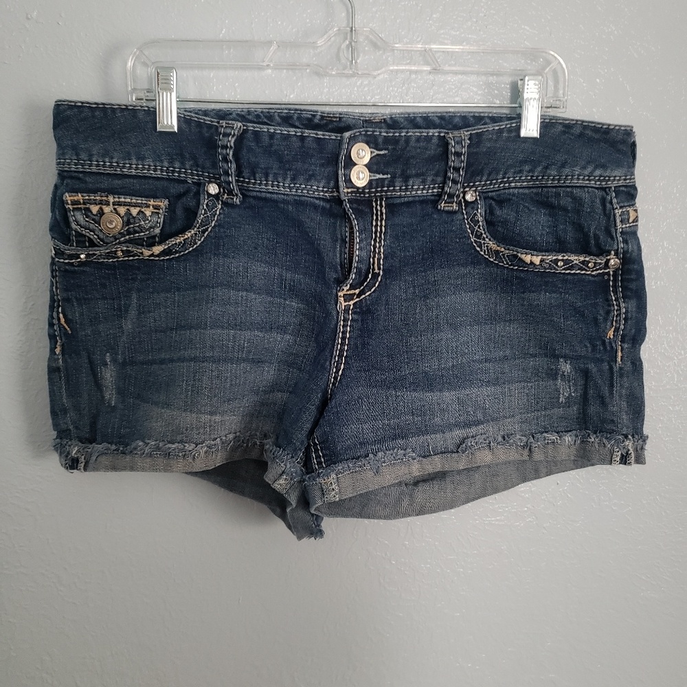 Frayed Hem Jean Shorts